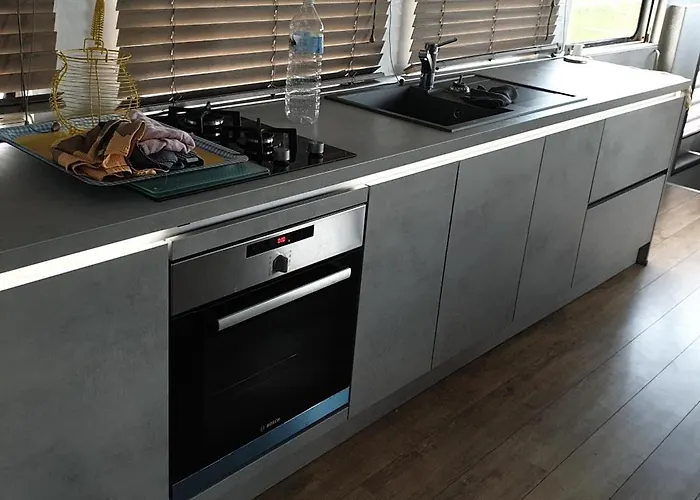 Confortable Sur Péniche Luxueuse Bateau-hôtel *